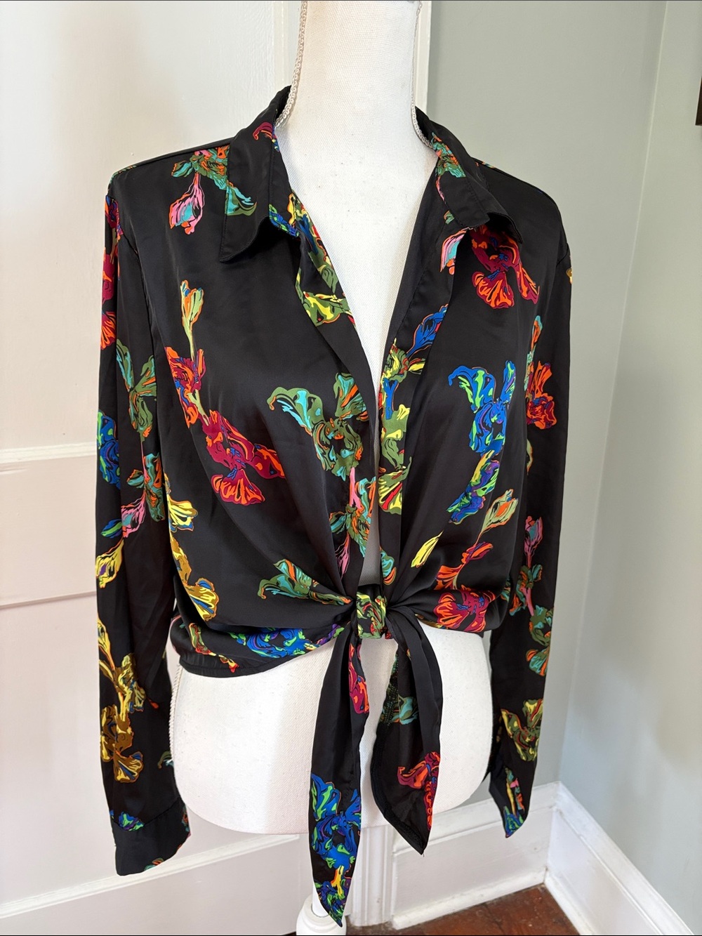 Nasty Gal Black Floral Tie-Front Long Sleeve Blouse Size 10